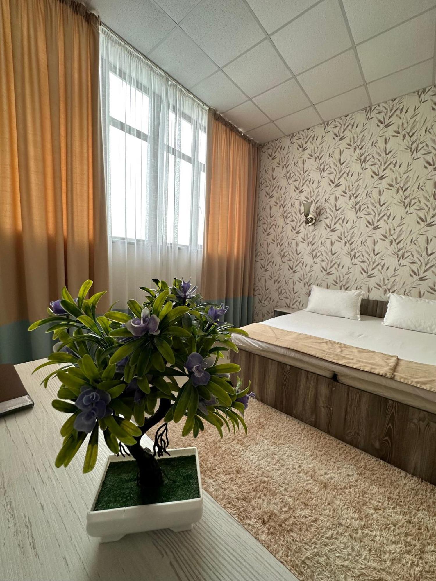 Tarlan Hotel Актау Экстерьер фото