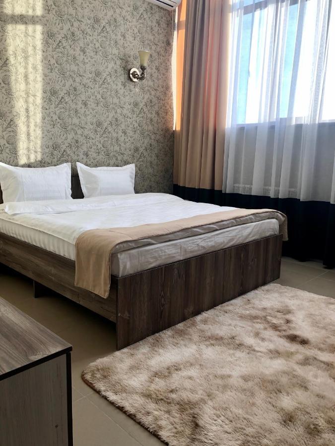 Tarlan Hotel Актау Экстерьер фото